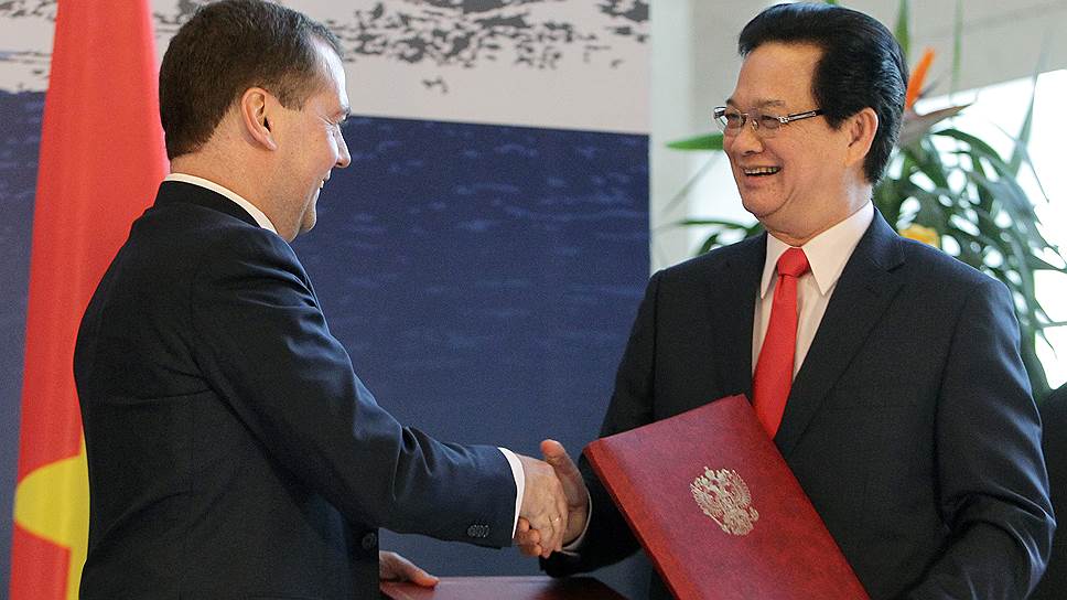 Дмитрий Медведев и глава правительства Вьетнама Нгуен Тан Зунг.jpg